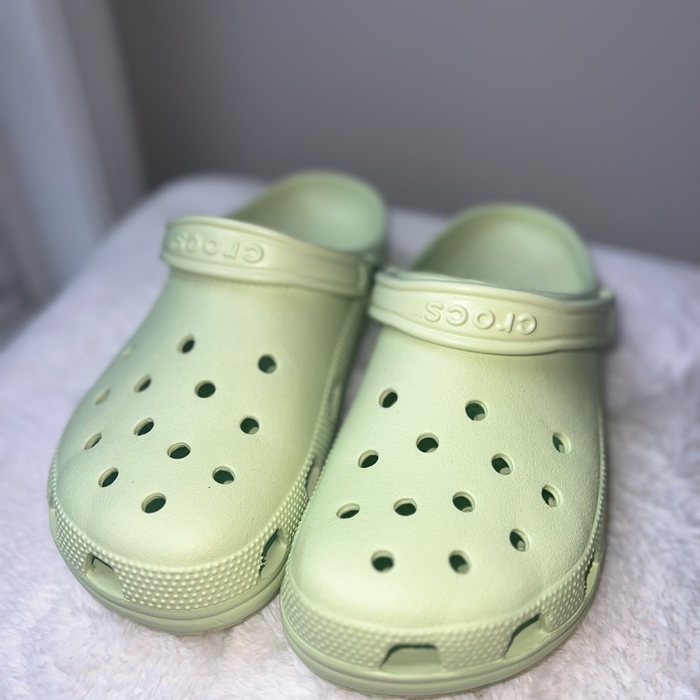Crocs Classic—Unisex BRAND NEW